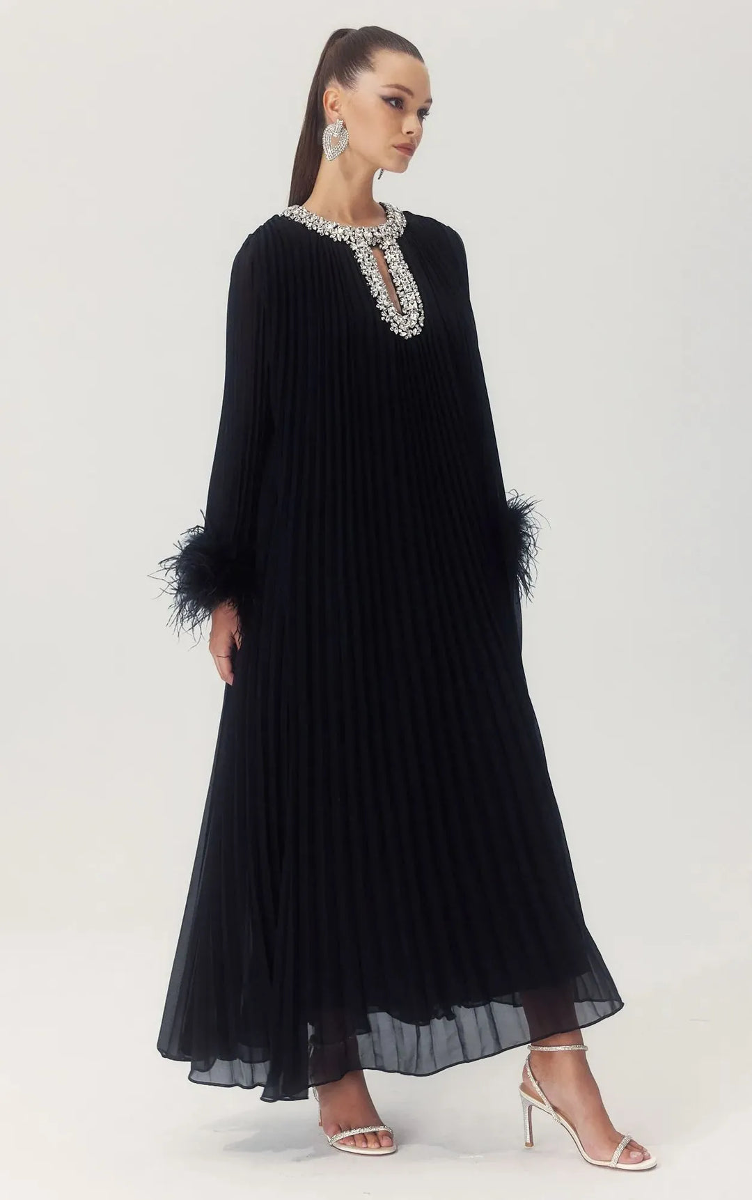 Yvonne elegante Chiffon-Maxi-Robe mit Federn