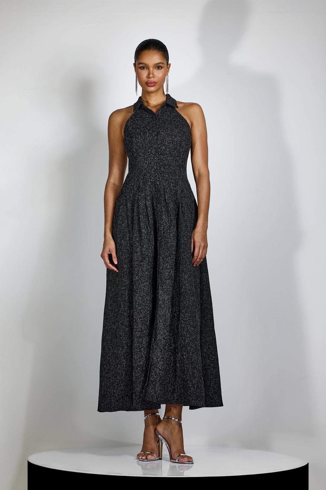 Alarice Maxikleid aus Tweed mit Hemdkragen und ärmellosem Design - KYMA