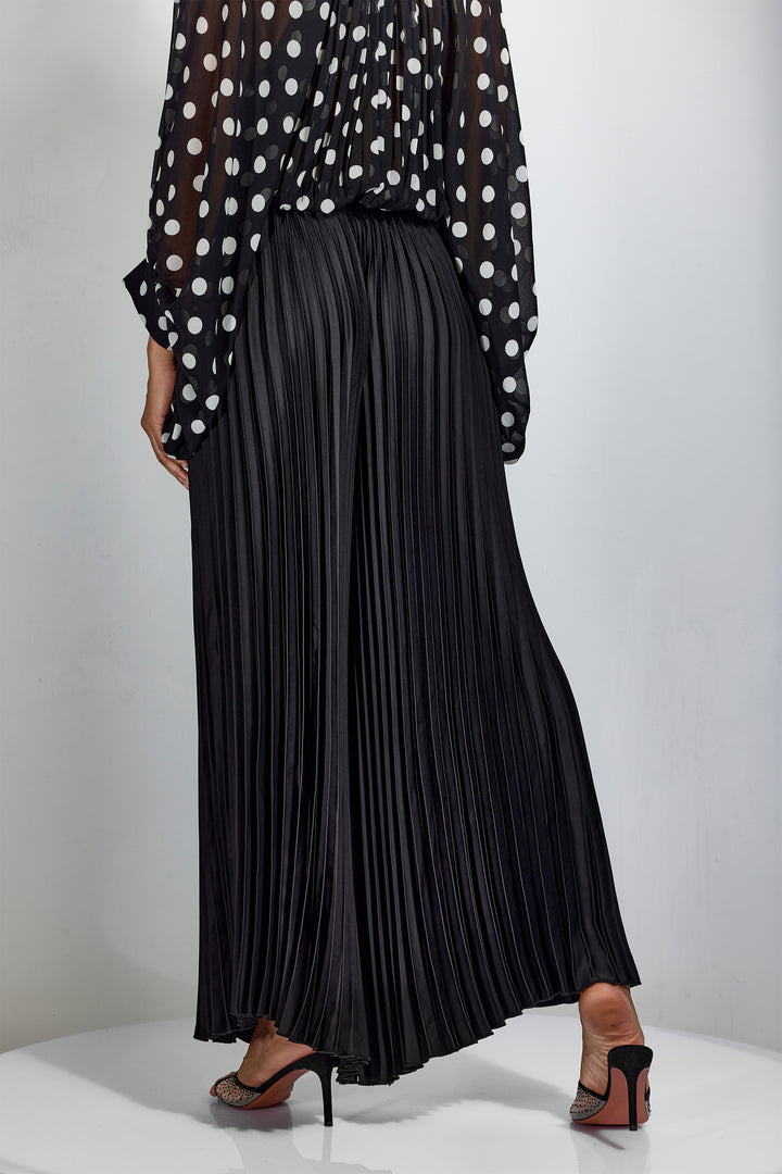 Alma Plisseehose mit weitem Bein und hohem Bund in Braun, Detail des Bundes
