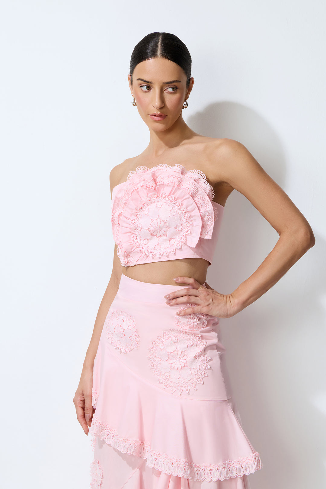 Set in der Farbe Rosa mit femininen Details - KYMA