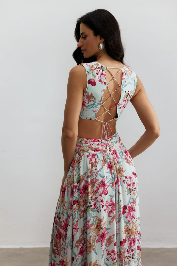 Das Anila Maxikleid im Resort-Urlaub getragen - KYMA