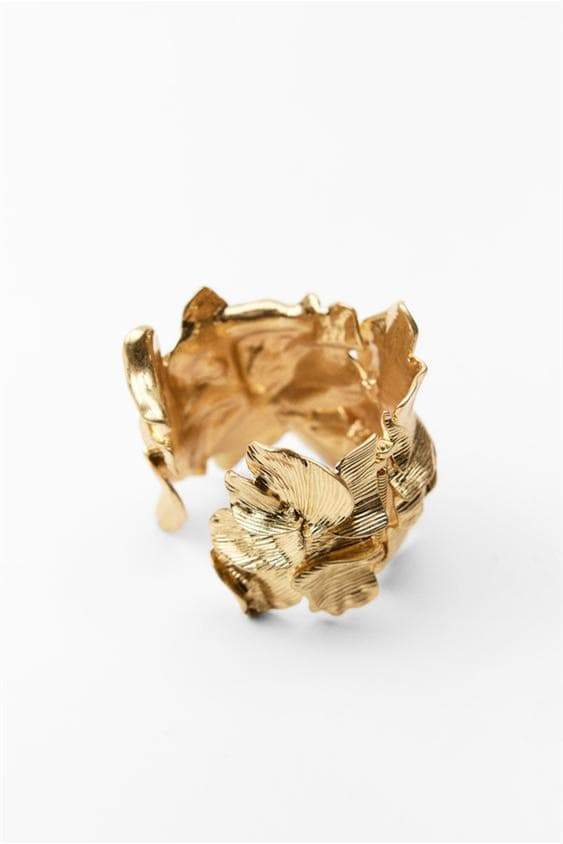 Armband am Handgelenk getragen, Blumen-Design - KYMA