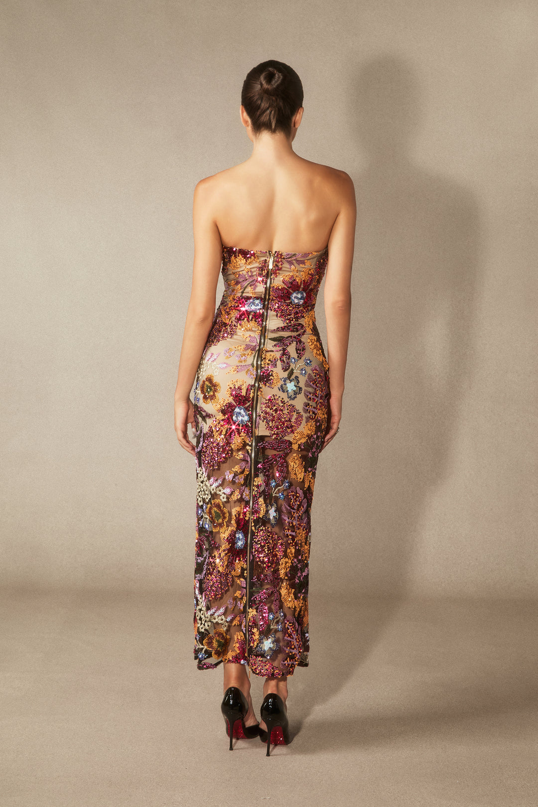 Aurora MAXIKLEID TRÄGERLOS MIT BLUMENSTICKEREI UND GLITZER