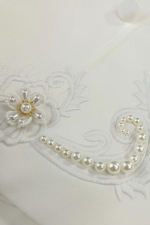 Detail der Naht und Stickerei der Baylee Shorts - KYMA