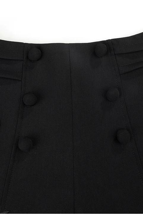 Stoff und Muster der bestickten Shorts - KYMA