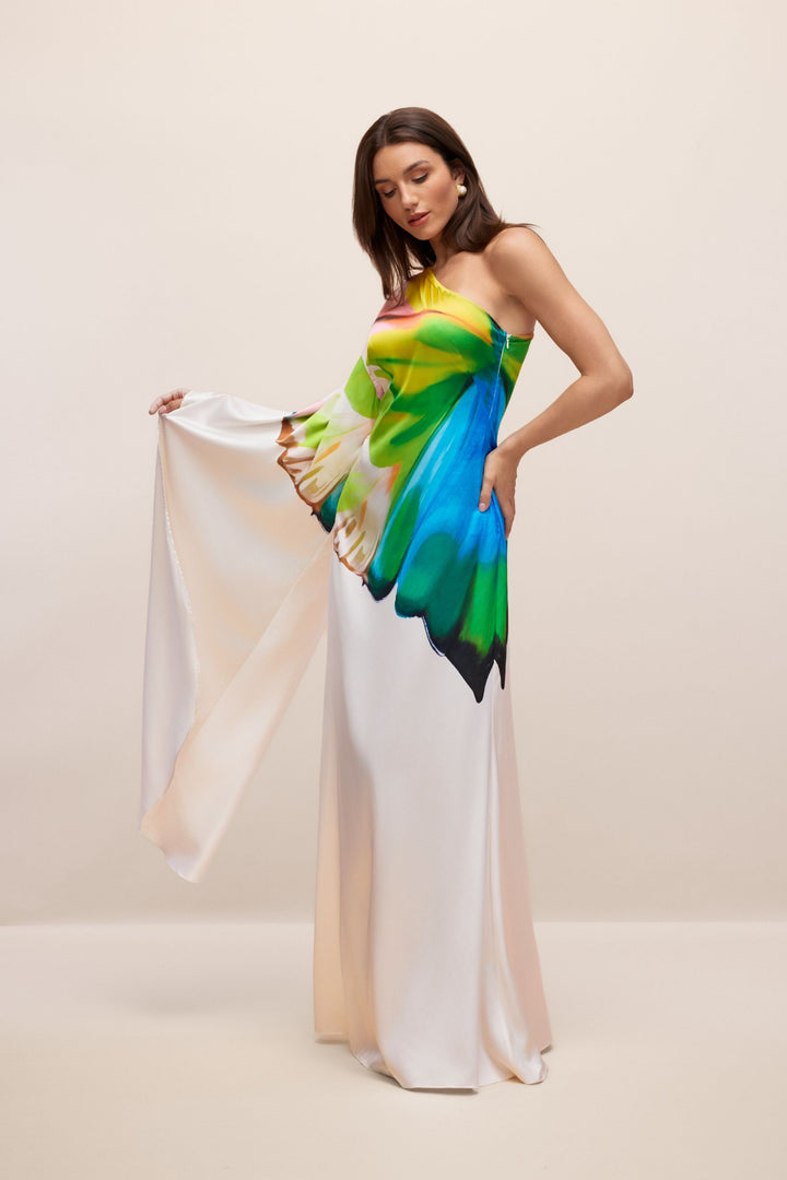 Bernice Maxikleid mit Print und einem Ärmel im Detail - KYMA