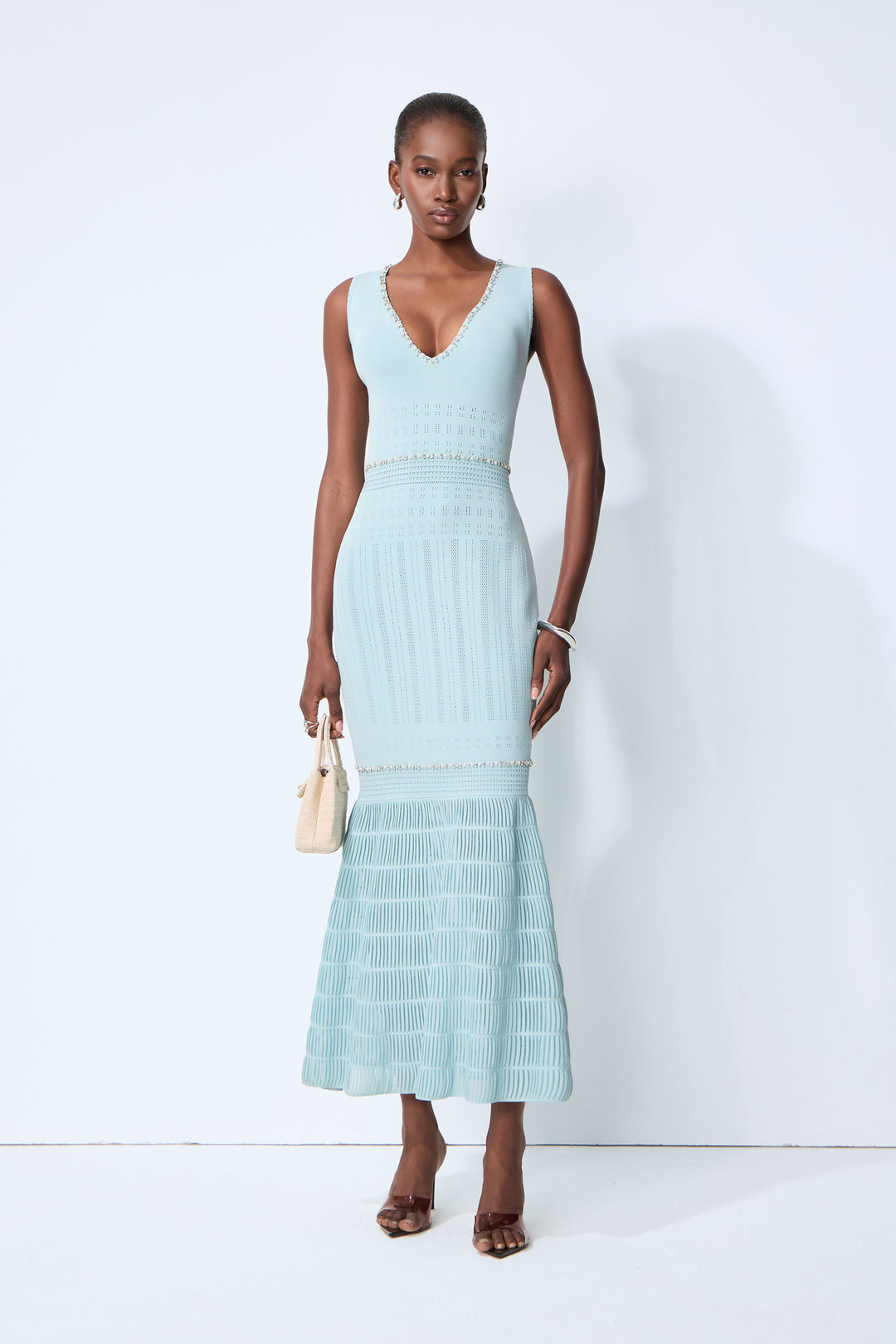 Blaues ärmelloses Strick-Maxikleid mit Strassbesatz - KYMA