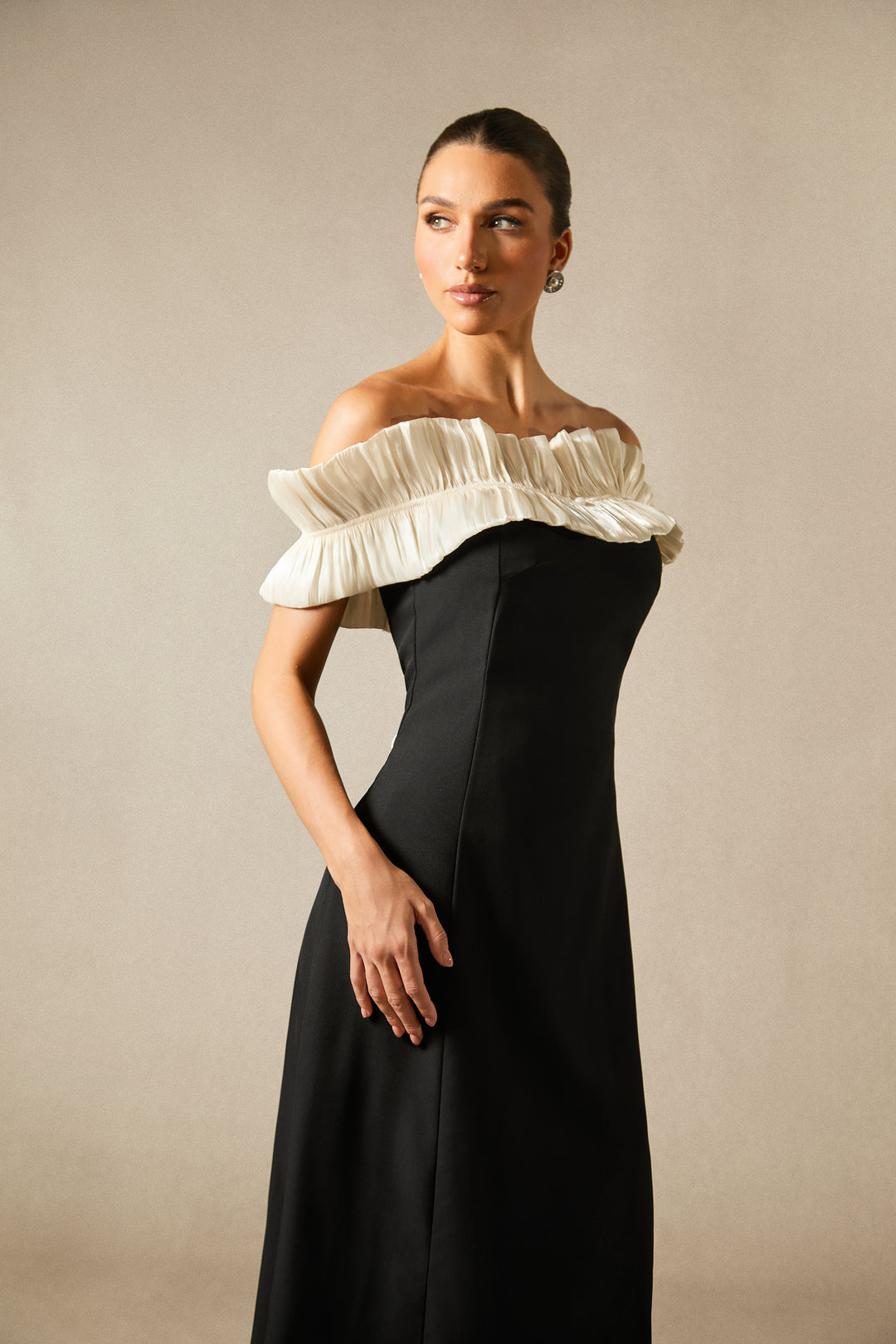 Detailansicht Rüschen Bonnie Maxikleid - KYMA
