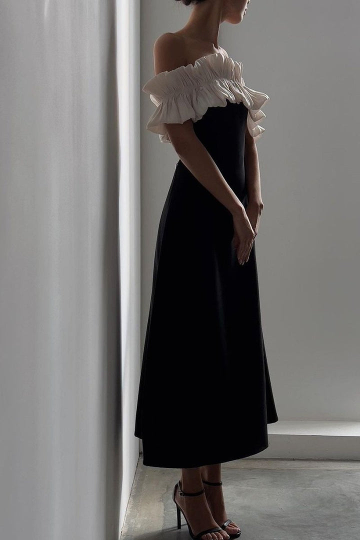 Model trägt Bonnie Maxikleid - KYMA