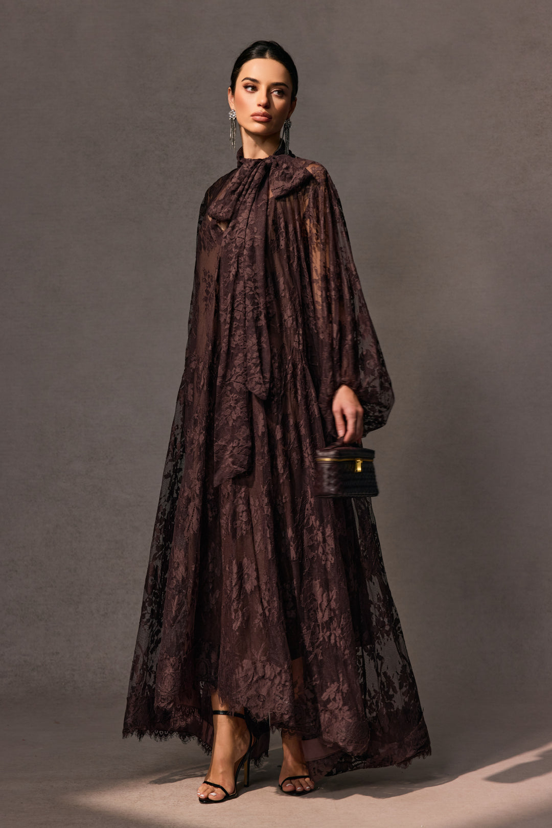 Catharine florales Spitzen-Maxikleid mit Transparenz Rückansicht