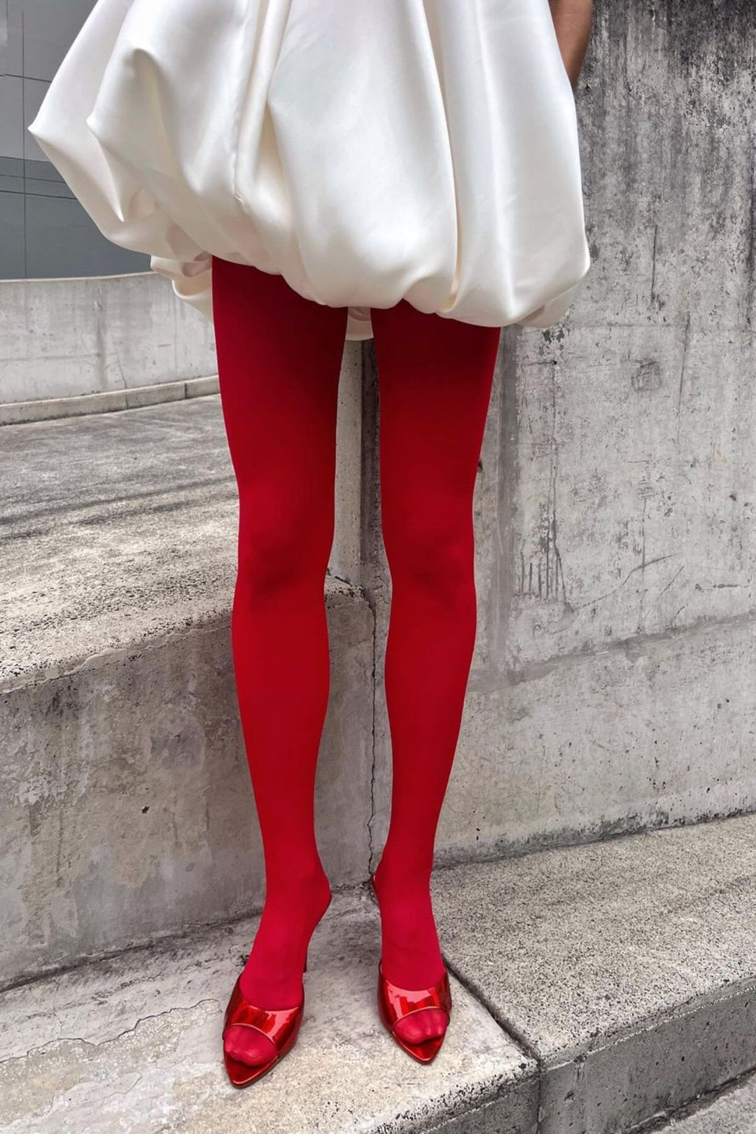 Einfarbige Strumpfhose aus 100% Nylon Seitenansicht - KYMA
