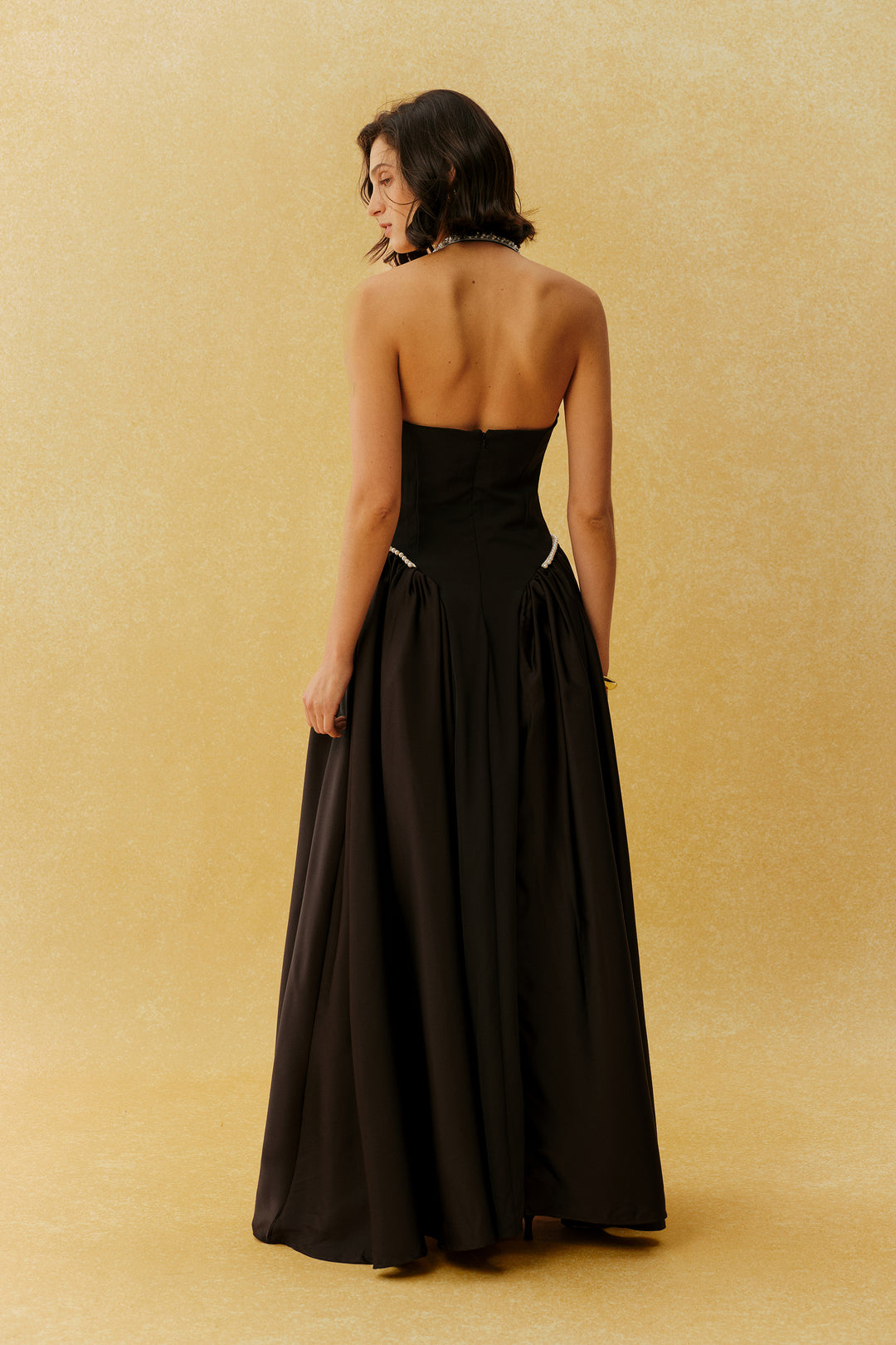 Detail der Taillenverzierung am Kleid - KYMA