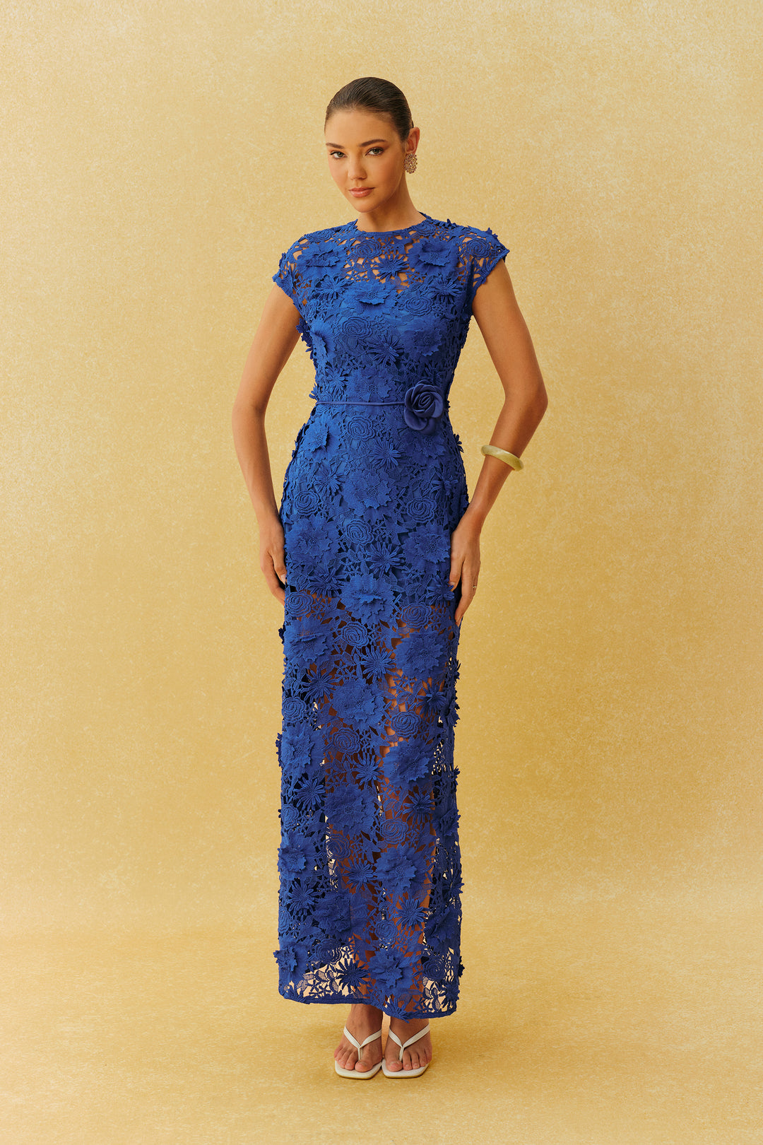 Seitlicher Schlitz am Maxikleid für einen eleganten Touch - KYMA