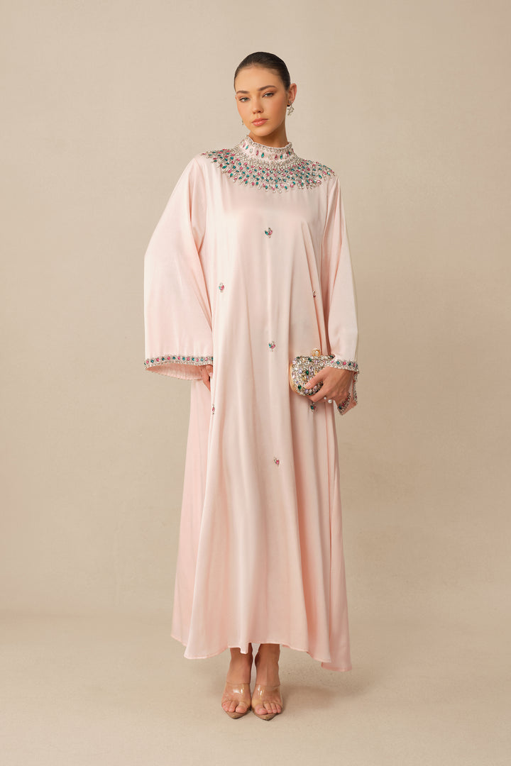 Maxikleid mit rosa Strasskragen und langen Ärmeln