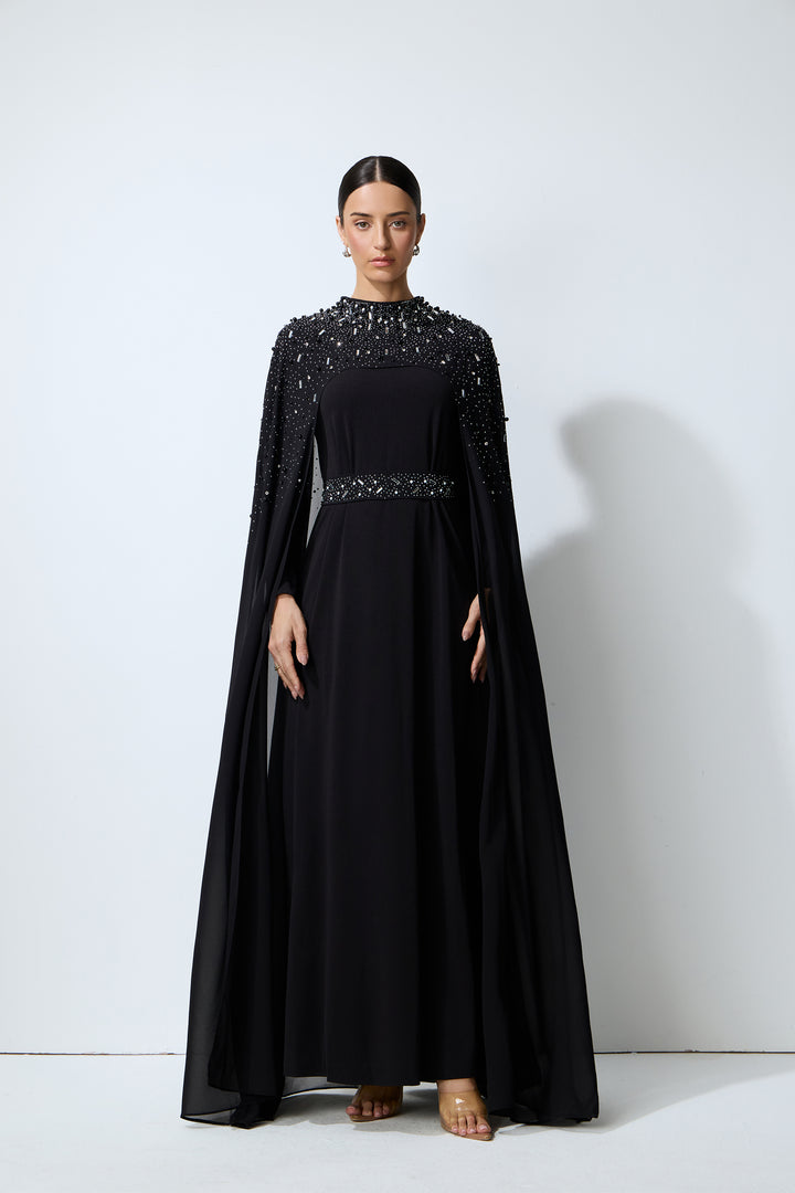Detailansicht Ausschnitt Kleid und Cape
