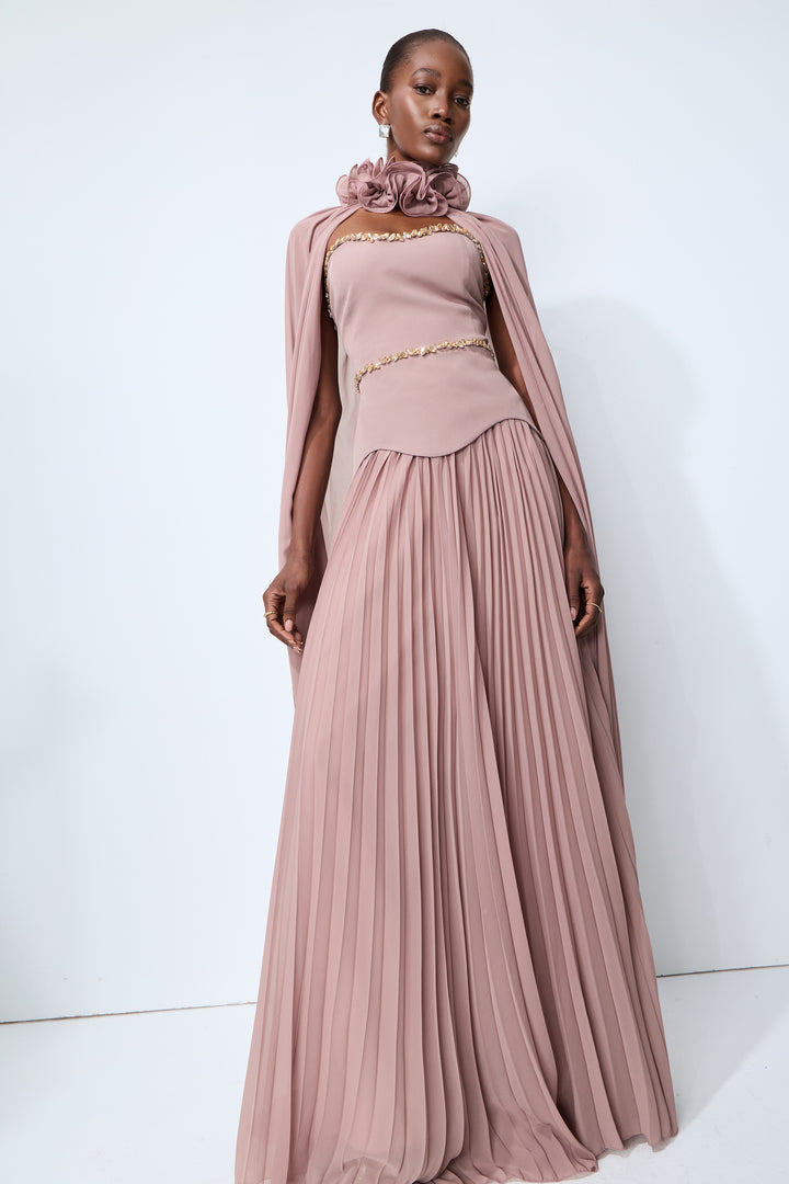 Elegantes Set mit Kristall-Verzierung und Umhang – KYMA