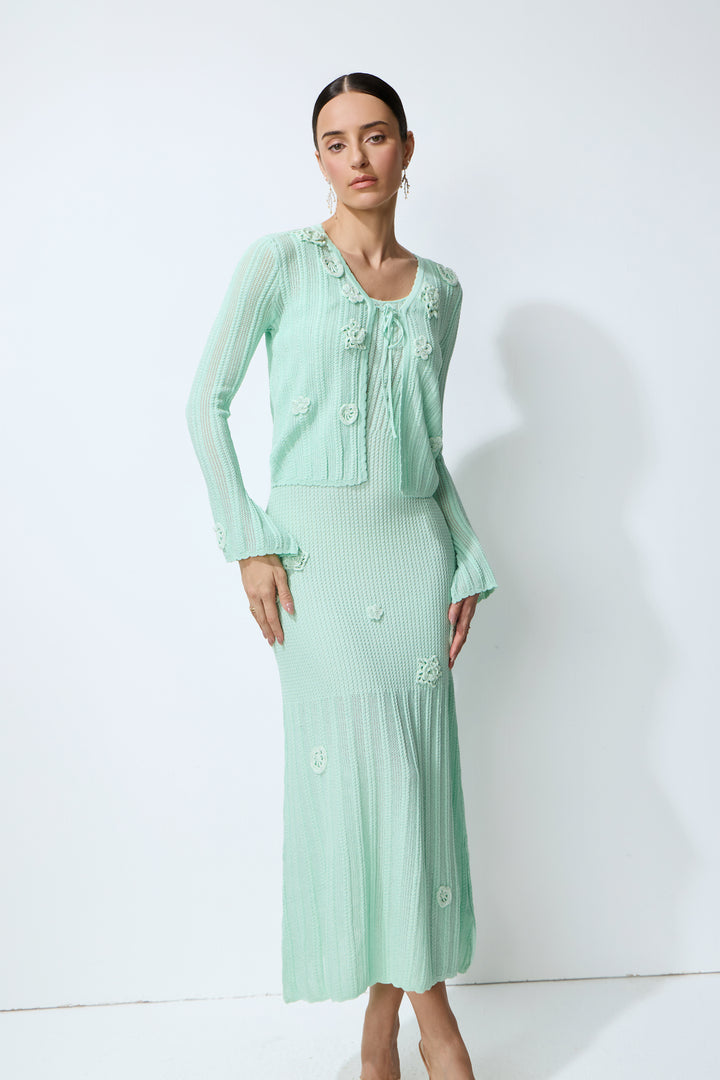 Rückenansicht des Cardigan-Sets – KYMA