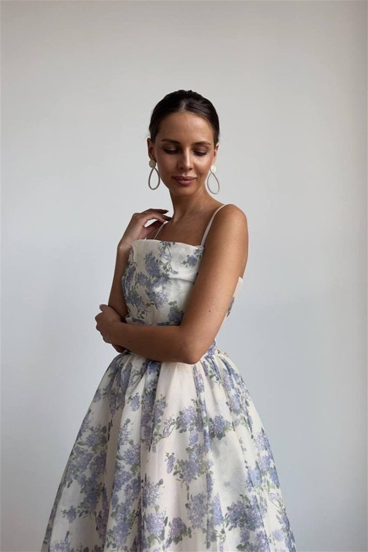 Ella Geblümtes Chiffon Midi-Kleid im Wind - KYMA