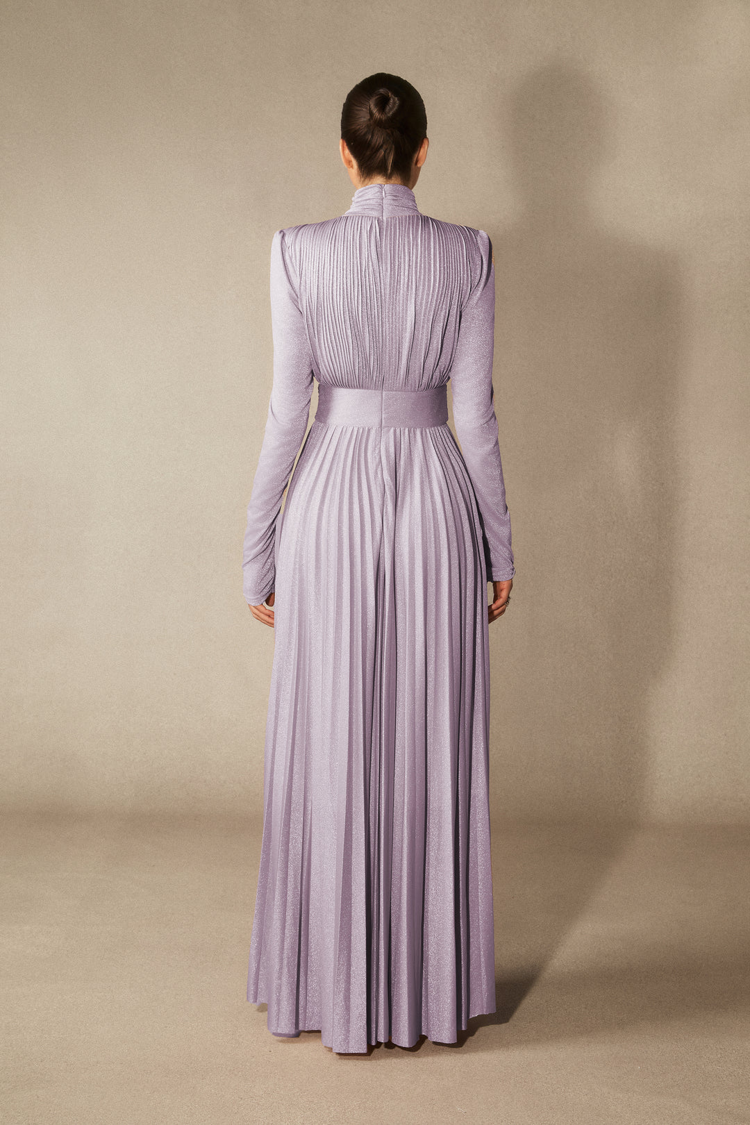 Elsie Kleid mit verschiedenen Lichtverhältnissen KYMA