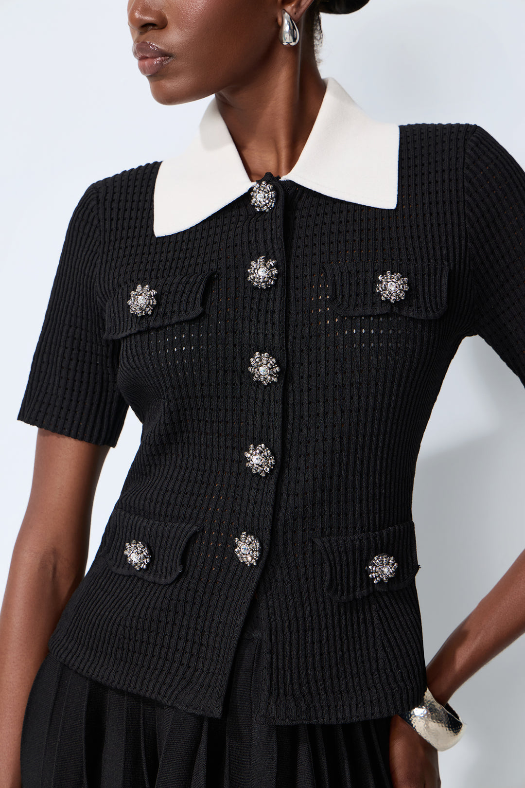 Simple Look Black Contrast Collar Knit Top Pleated Skirt Set Detail
