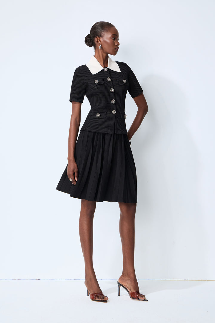 Simple Look Black Contrast Collar Knit Top Pleated Skirt Set Back