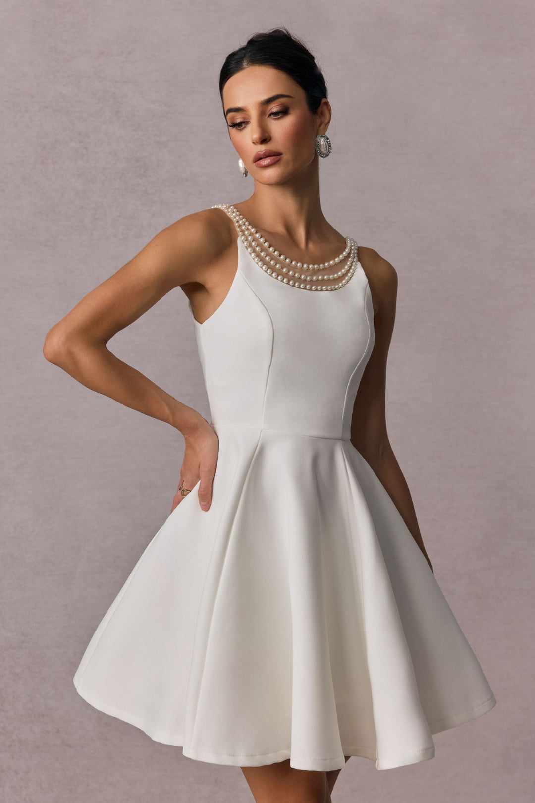 Esther Perlenverziertes Mini-Kleid mit offenem Rücken - KYMA