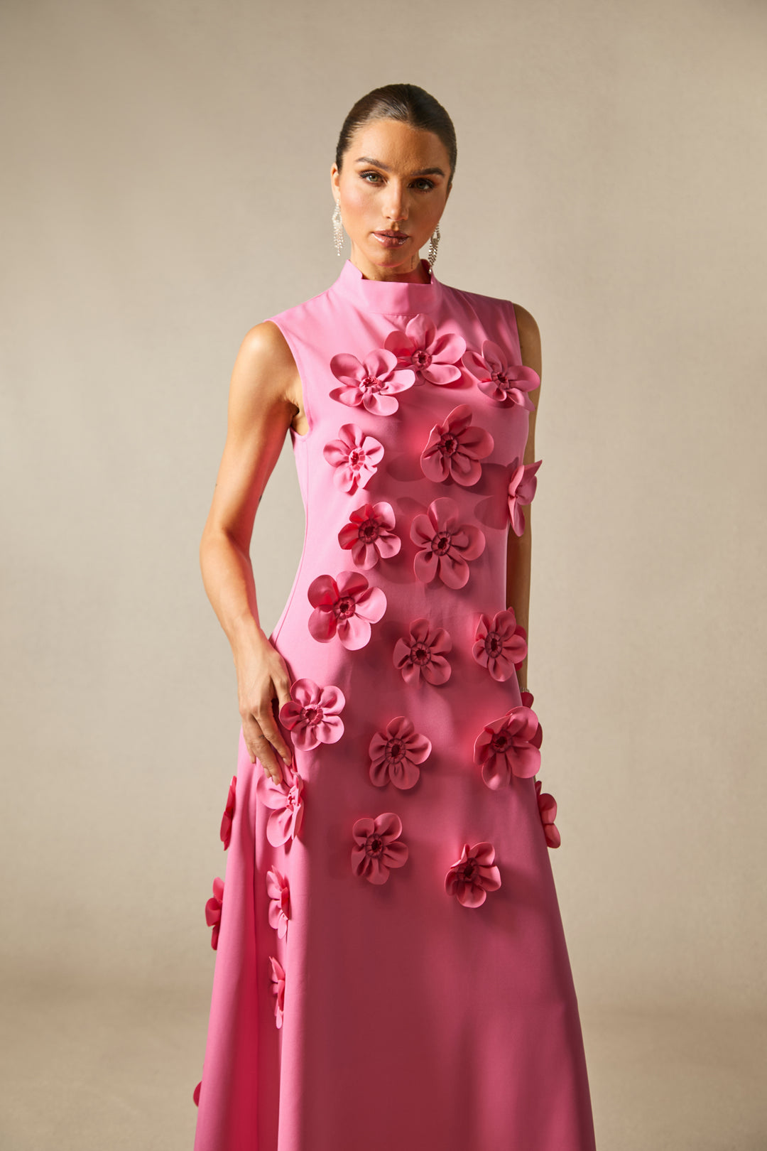 Ethel ärmelloses Maxikleid mit Blumenapplikationen - KYMA