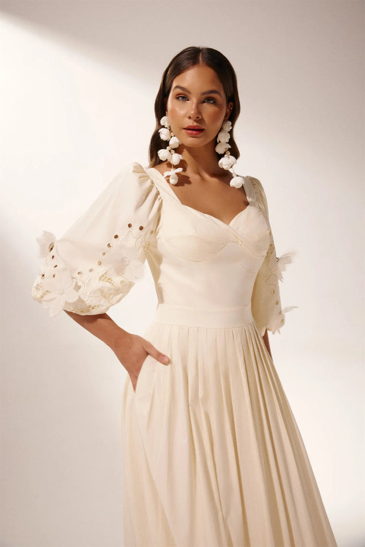 3D-Blumen-Applikation am Eunice Maxikleid - KYMA