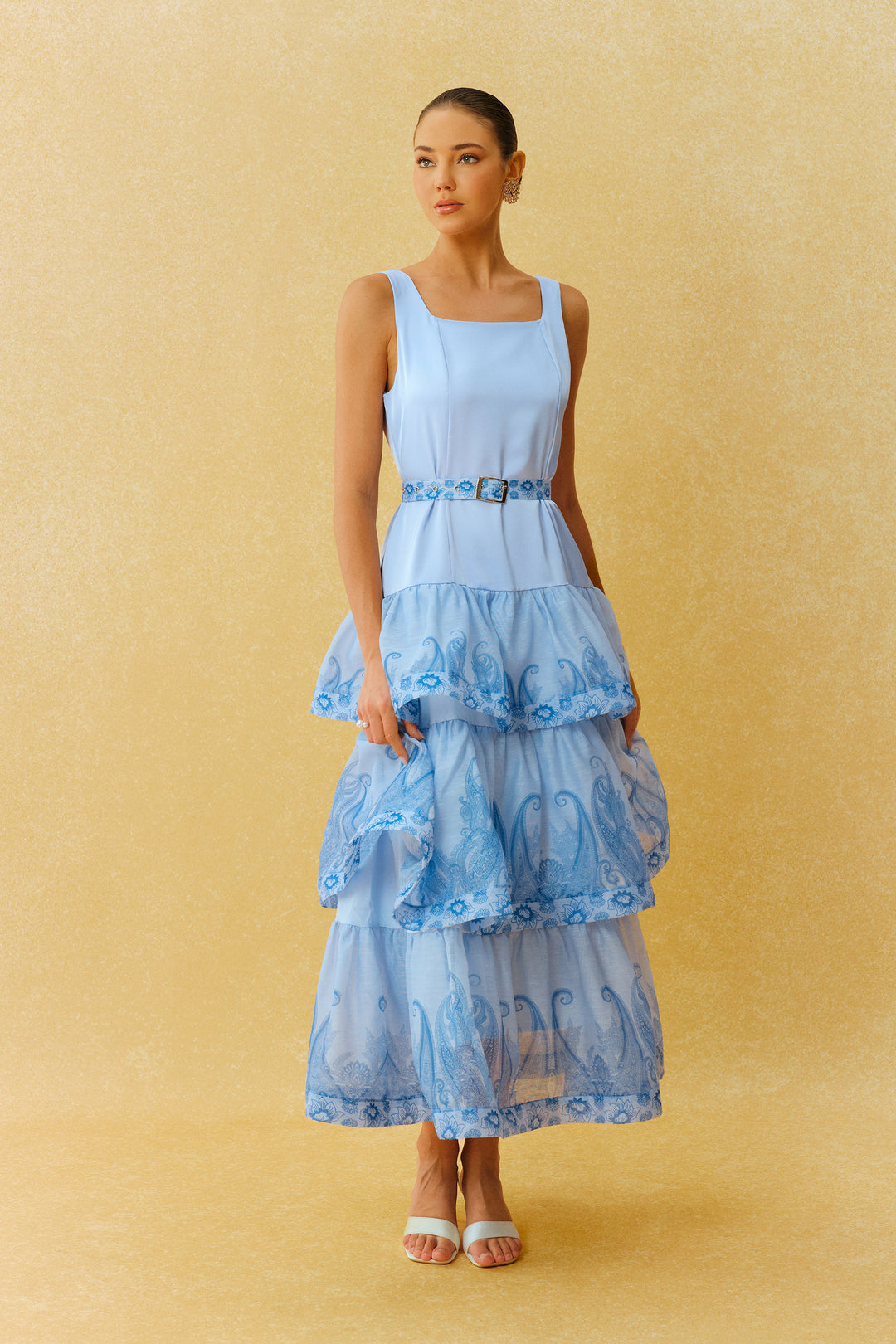 Forever Yours blaues Maxikleid mit Paisley-Print und eckigem Ausschnitt Vorderansicht