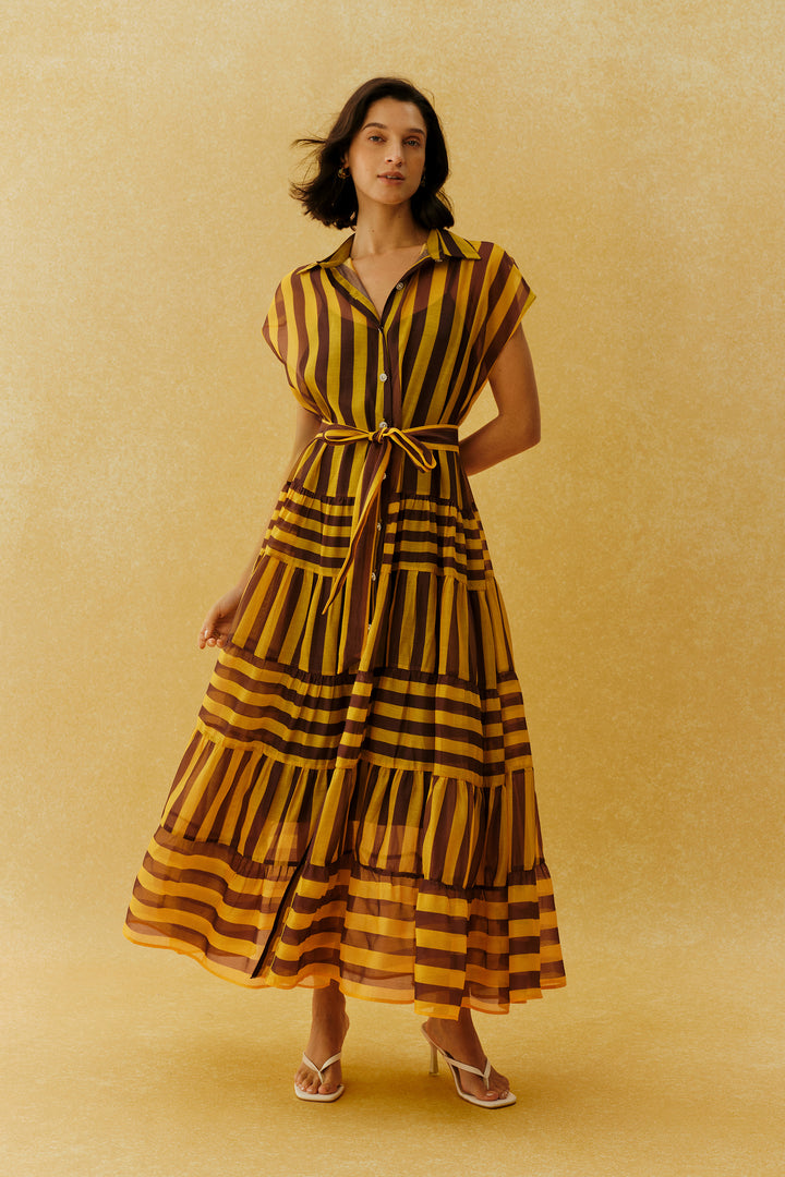 Gelbes gestreiftes Maxi-Kleid mit Kappenärmeln, Seitenansicht