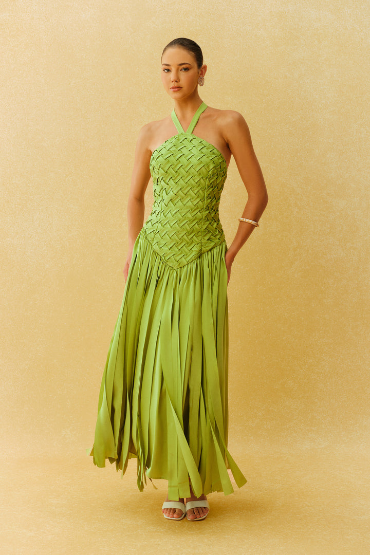 Grünes Maxikleid mit Neckholder und Fransen – KYMA