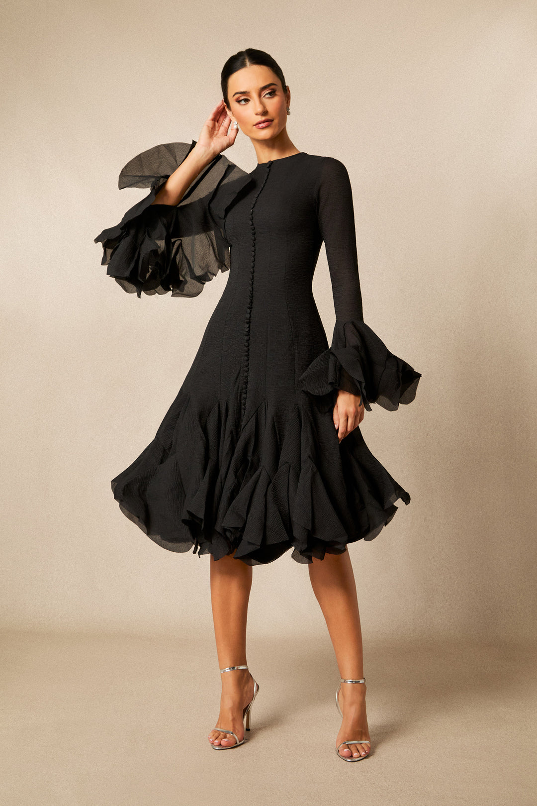 Gloria langes Ärmel Midi-Kleid mit ausgestelltem Saum – Stoff – KYMA