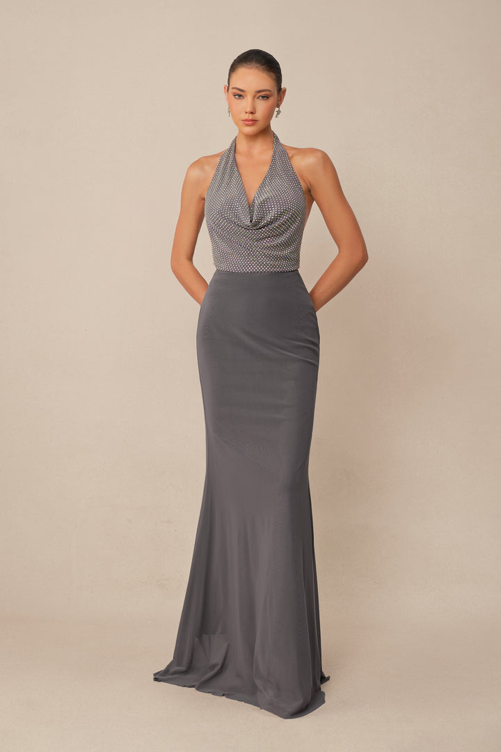 Graues Strass-besetztes Neckholder-Maxikleid Model - KYMA