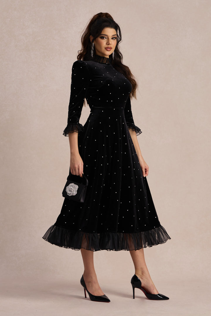 Jolie Diamante Rüschen Samt Maxikleid seitliche Ansicht KYMA