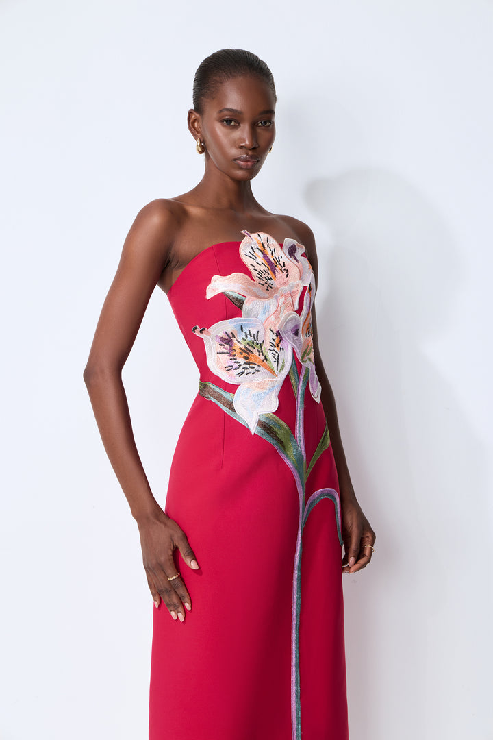 Passform des pinken Maxikleids