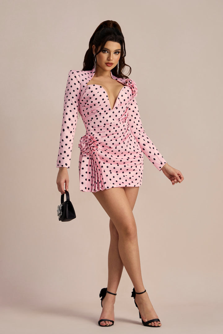 Eleganz des Kristin Kleides - KYMA
