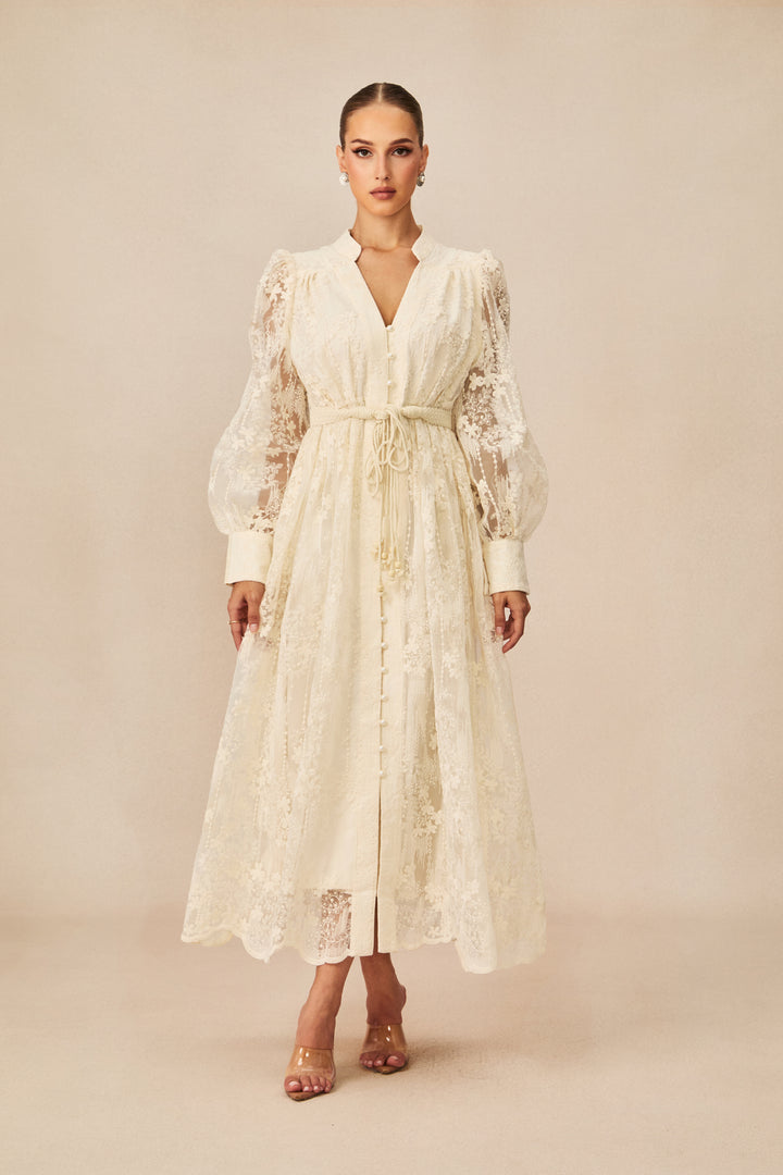 Stofftextur des Madeline Kleides mit Spitze - KYMA