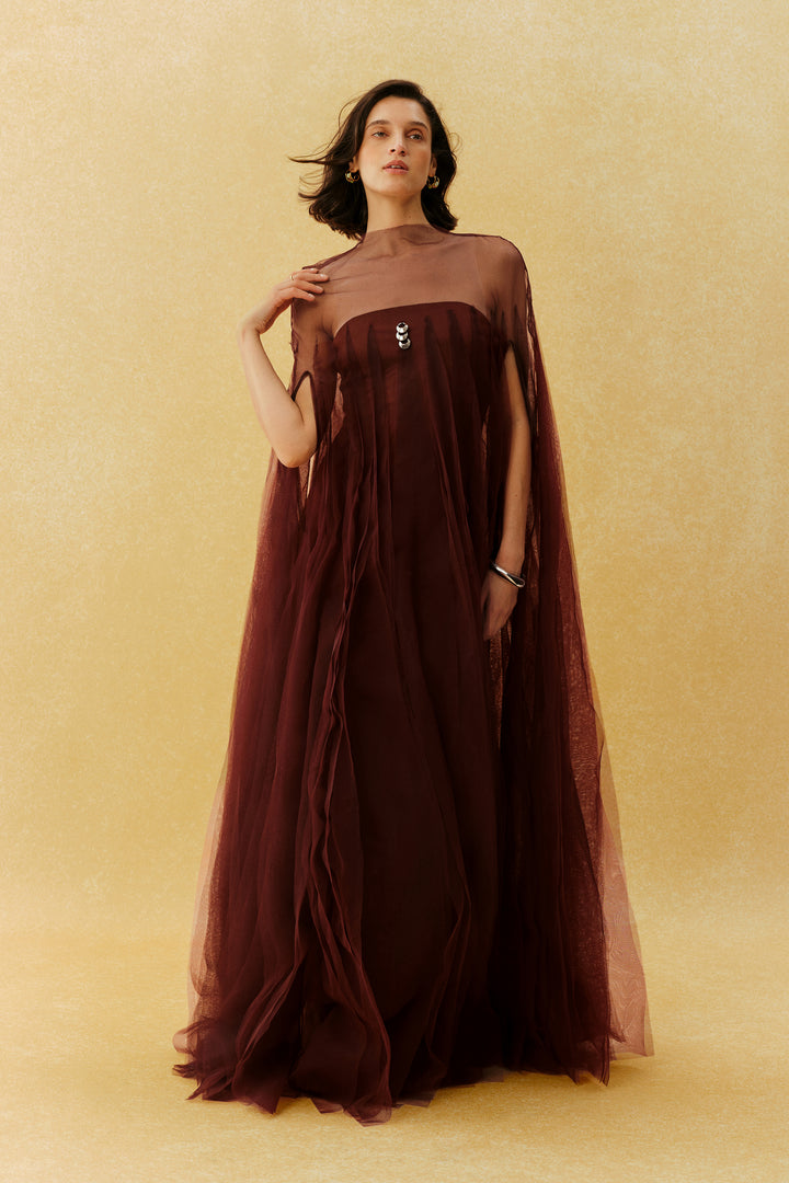 Main Character Burgundy Tüll-Maxikleid mit Rüschen - KYMA