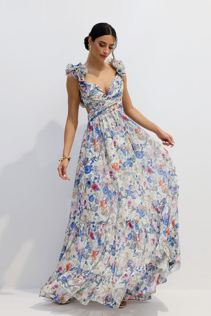 Marissa Maxikleid in Aktion bei einer Abendveranstaltung - KYMA