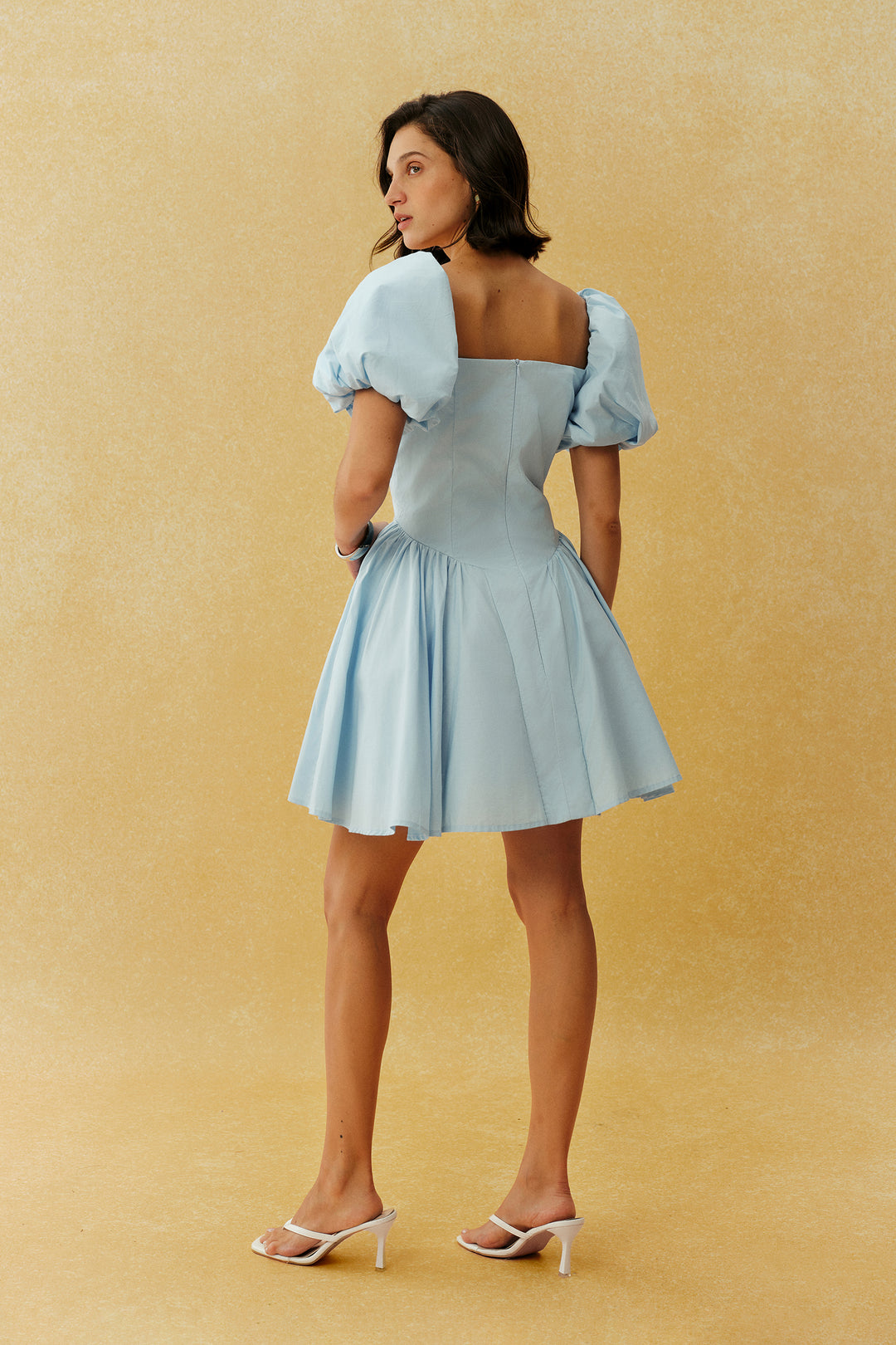 Kleid im Detail – KYMA
