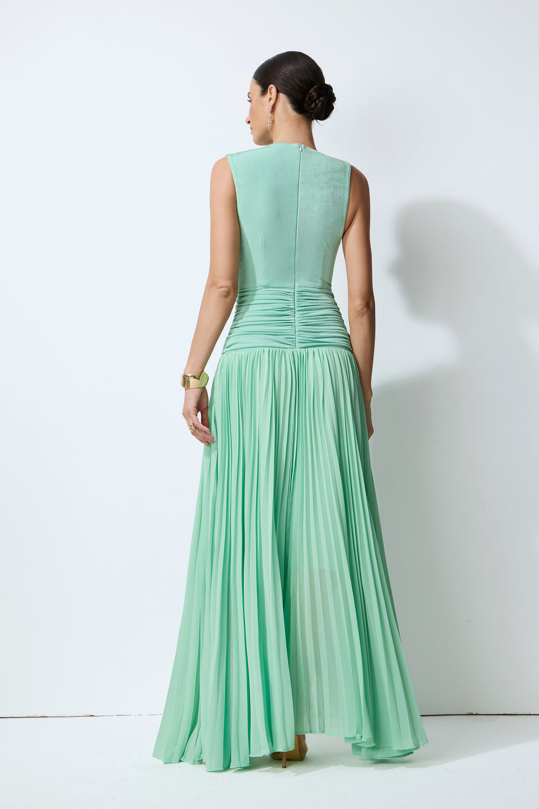 Grünes ärmelloses Maxikleid mit Falten - Stoffdetail Chiffon - KYMA