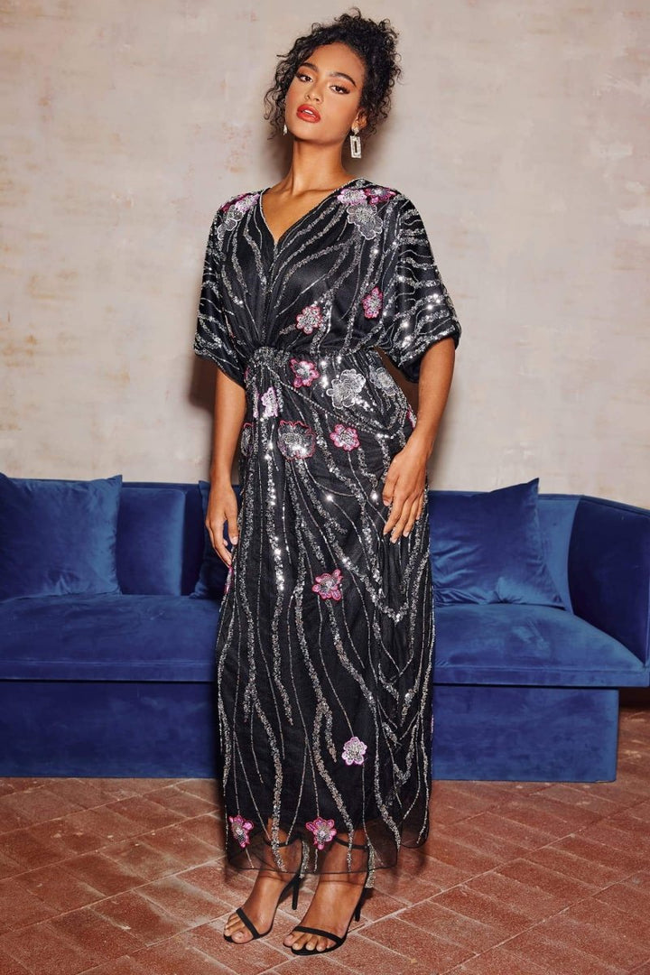 Detailaufnahme der Pailletten am Nina Maxikleid - KYMA