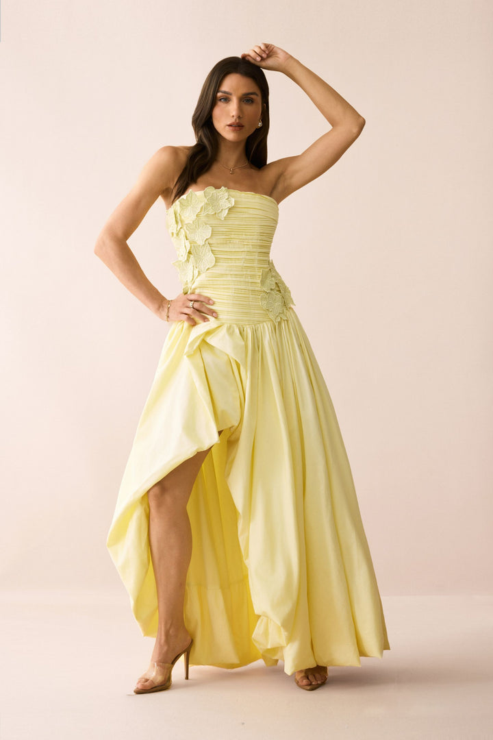 Asymmetrischer Saum des Ophelia Maxikleides - KYMA