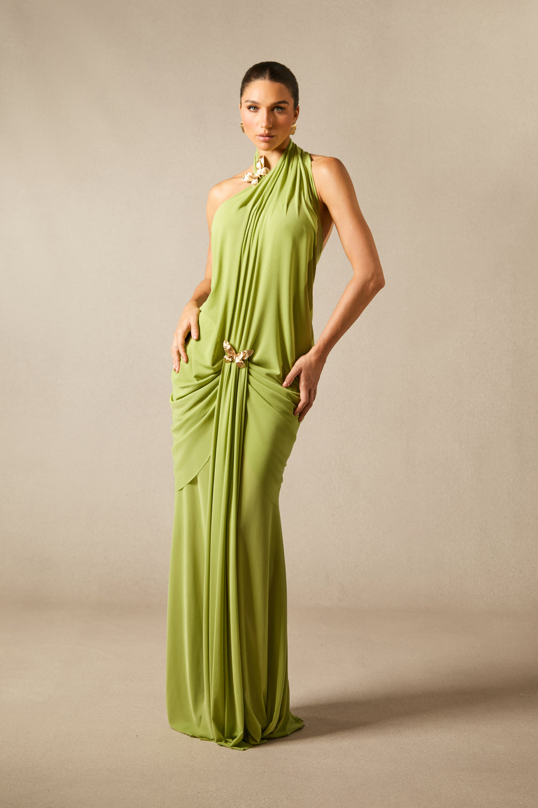 Sabrina Maxikleid mit Schmetterlings-Applikationen und Neckholder, Detail der Applikation