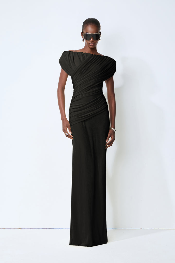 Schwarzes schulterfreies Maxikleid mit Raffung vorne