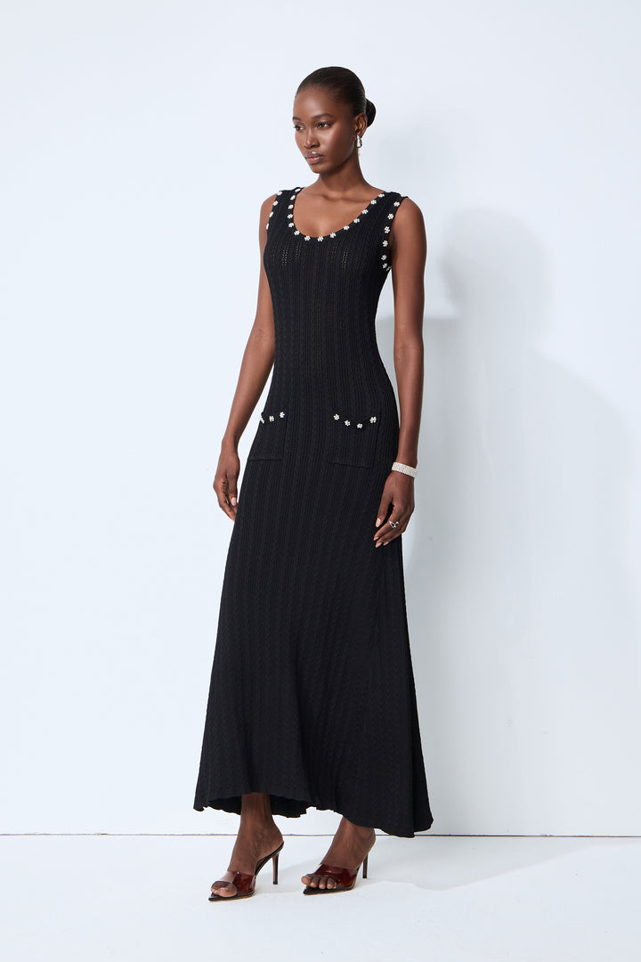 Stricktextur des eleganten Maxikleids - KYMA