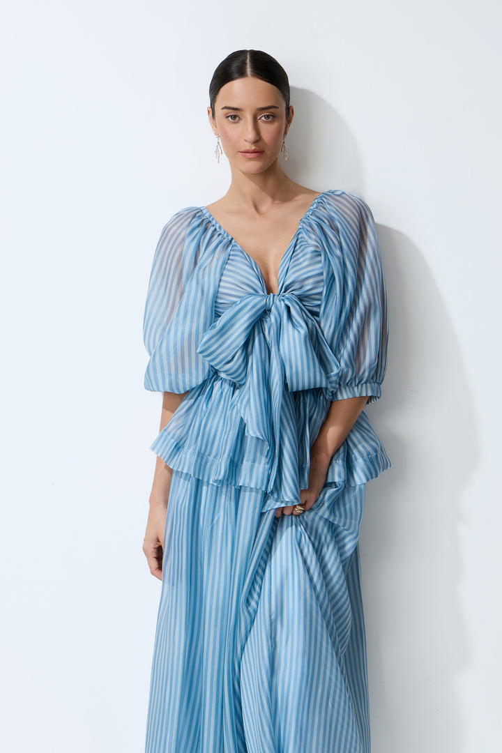 Detailansicht: Schleife am Crop Top – KYMA