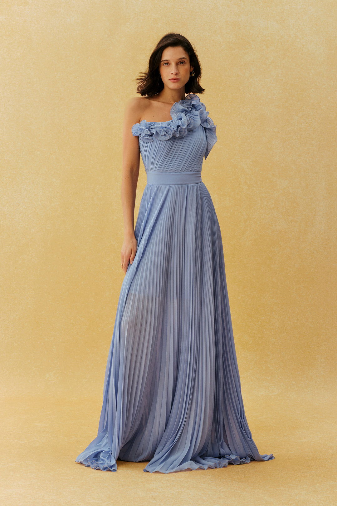 Soft Night Blaues One-Shoulder-Maxikleid mit Rüschen und Falten Vorderansicht - KYMA
