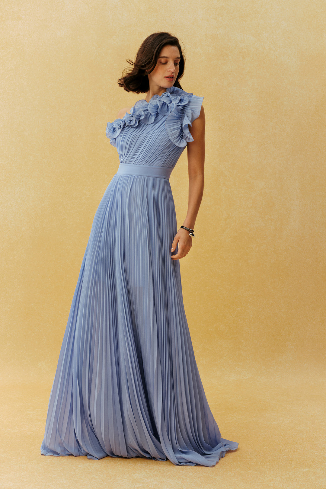 Soft Night Blaues One-Shoulder-Maxikleid mit Rüschen und Falten Detail Bund - KYMA