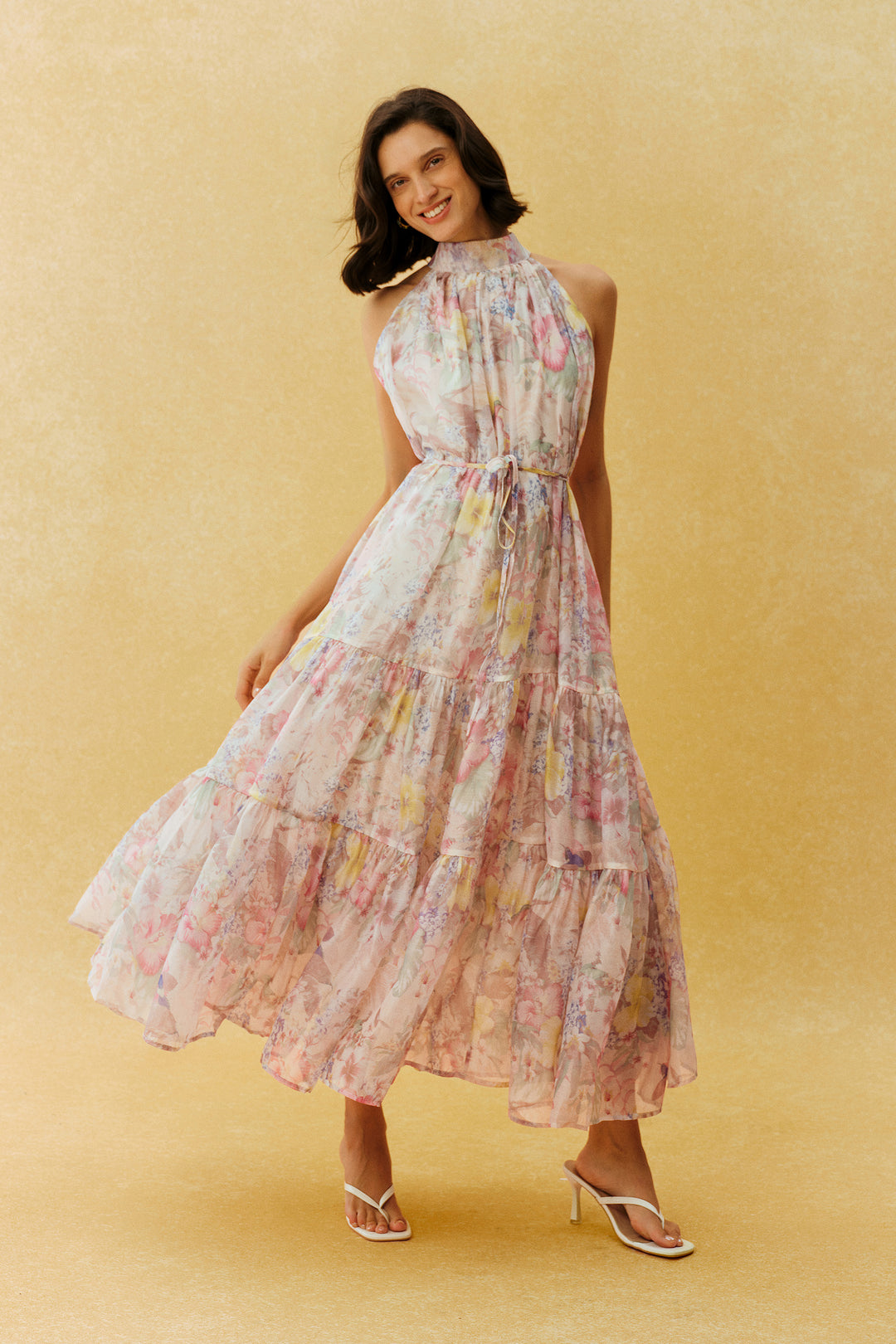 Stay In The Garden pinkes Maxikleid mit Blumenmuster und Spaghettiträgern Detail Träger